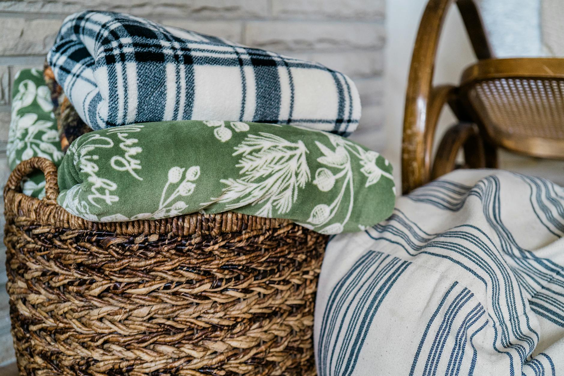 cozy throw blankets idea